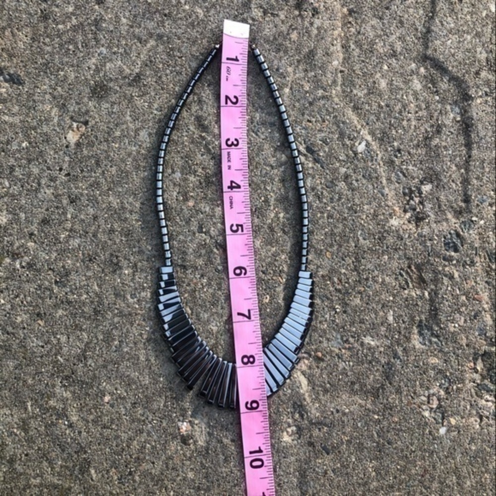 Hematite Metallic silver statement necklace - Picture 6 of 9